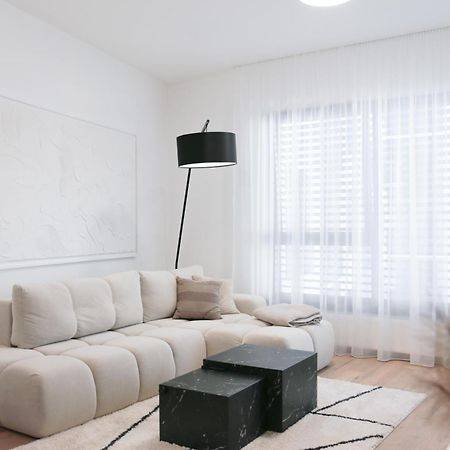 Kesselbauer Bratislava - Luxury Apartment With Free Parking Bagian luar foto